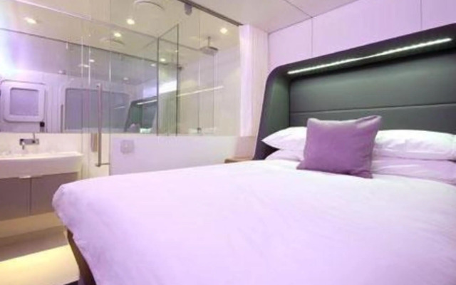 YOTELAIR Amsterdam Schiphol - Transit Hotel