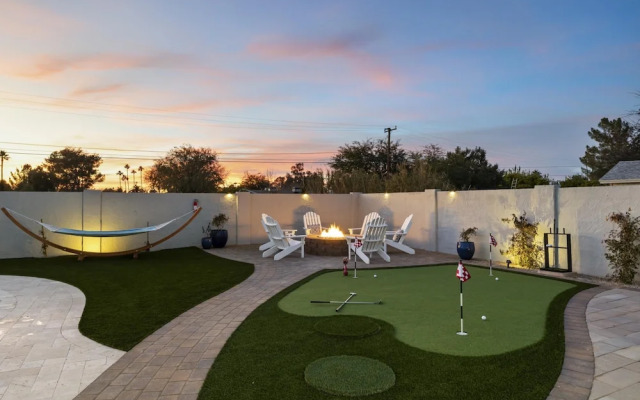 Desert Willow Pool Spa Firepit Putting Green