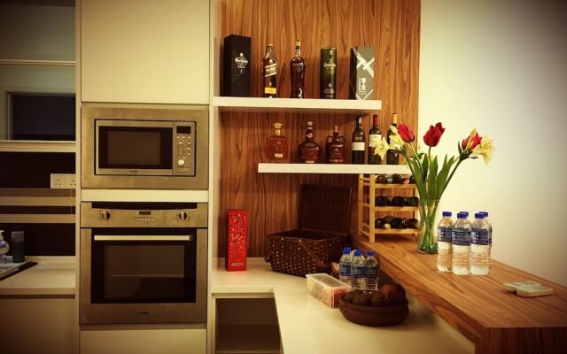 iBook 1 - Luxury Holiday Homestay