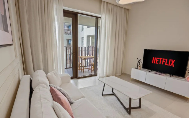 Pink Panther Soft Glam 1BR in Surf 2