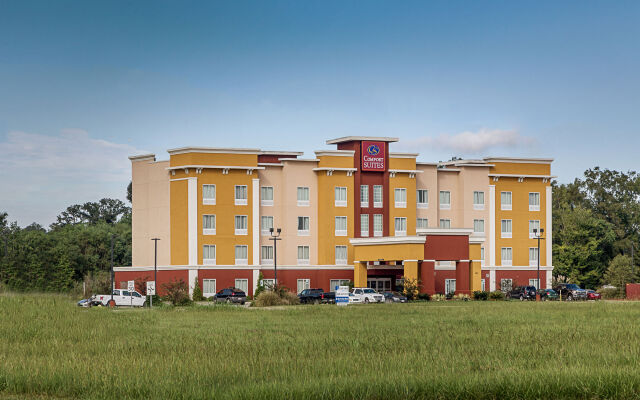 Comfort Suites near Tanger Outlet Mall