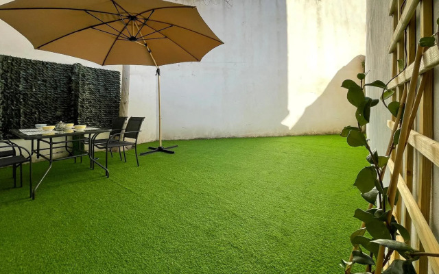 SOHO Modern 55sqm Studio with Secret Garden