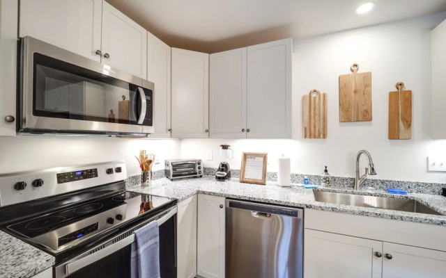 Ideally Located Blowing Rock Apartment!