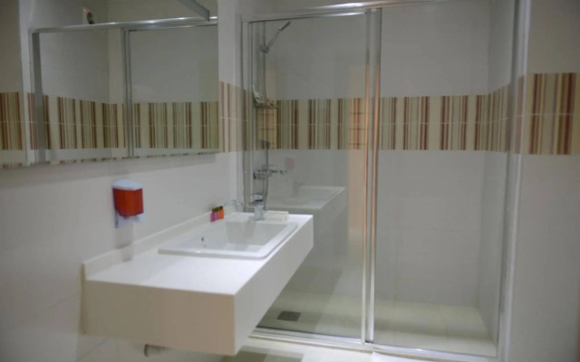 Qebele Yeddı Gozel Hotel