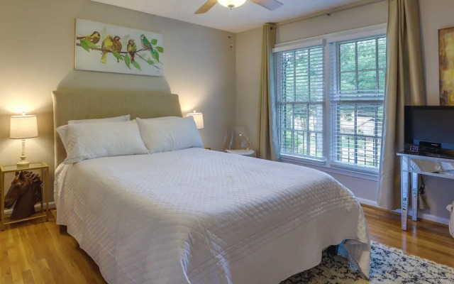 Near Hospitals: Convenient Atlanta Vacation Rental