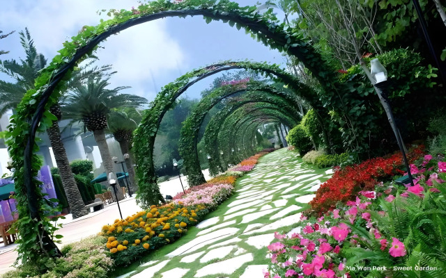 Noah's Ark Hotel & Resort