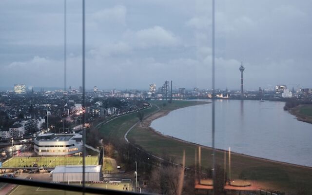 The Zipper Hotel & Apartments