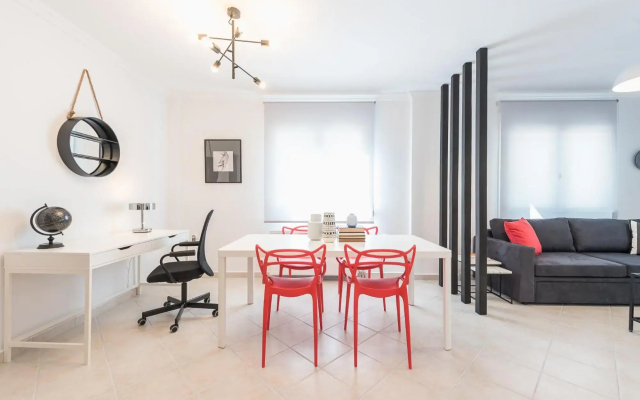 2 stops to Acropolis - Free Cancellation - Terrace