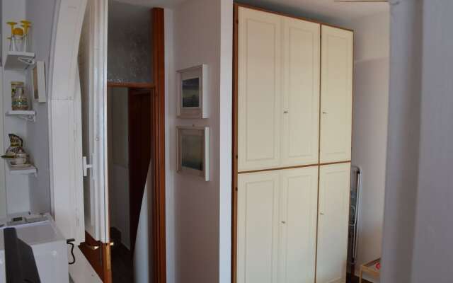 House Esperia