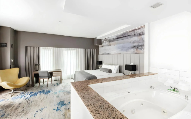 Atheneum Suite Hotel