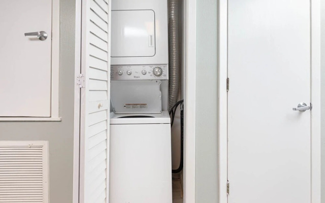 Westwind 603 1 Bedroom Condo