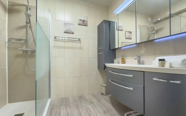 Le Cozy in Cannes With 2 Bedrooms and 1 Bathrooms