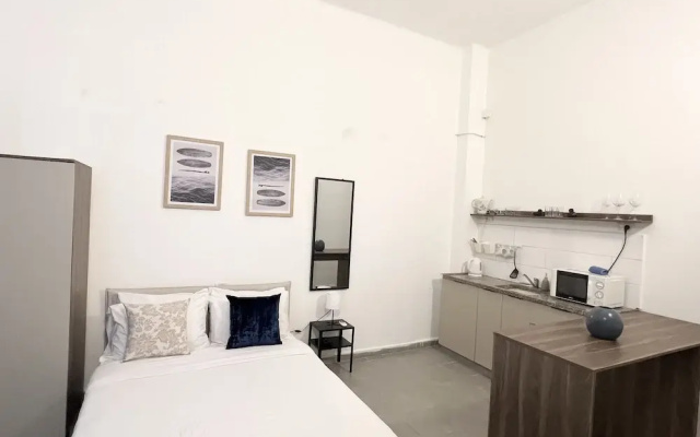 Ha-Carmel Market Apartment