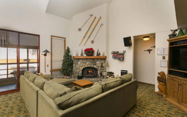 Aspen Creek by 101 Great Escapes