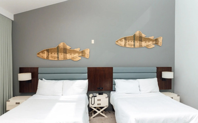 Lakehouse Resort