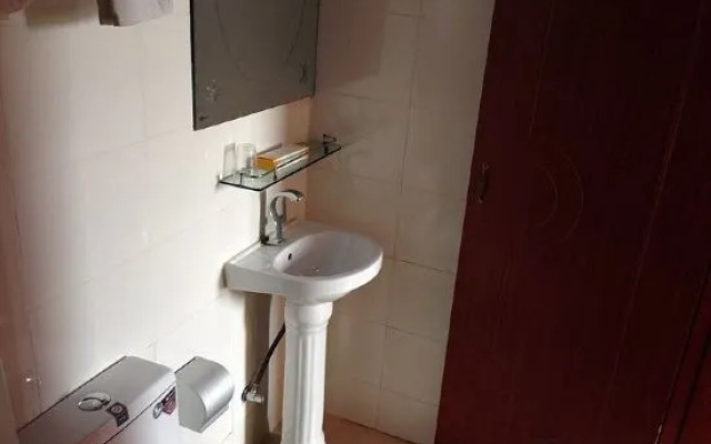Hairi Hotel
