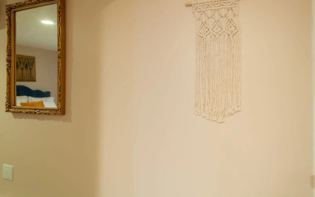 2 br City Retreat Peace Privacy Parking