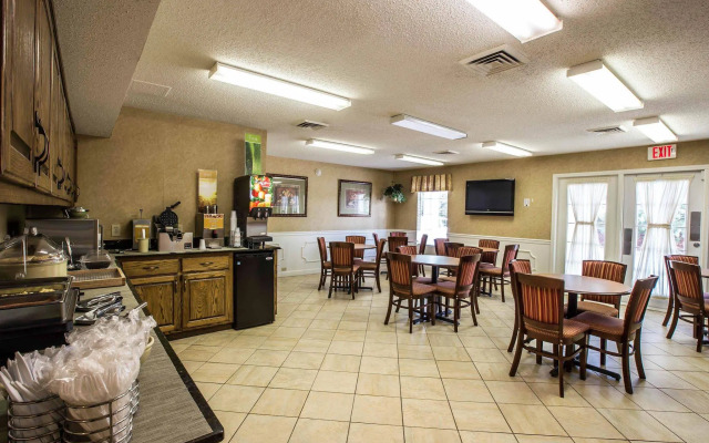 Quality Inn Johnson City I-26 exit 17