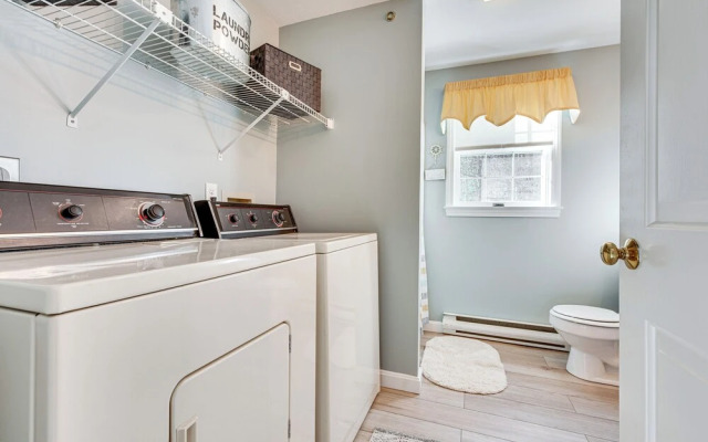 Tranquil Ogunquit Condo: Walk to Beach & Marina!