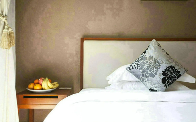 Guangzhou Peace World Apartment