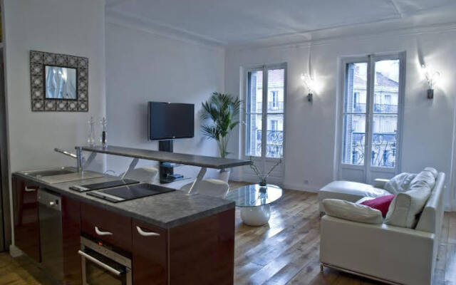 Les Appartements du Vieux-Port: Appartement Haussmannien