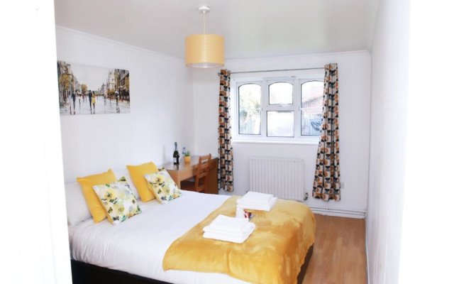 Lovely 2-bed Apartment in Harrow