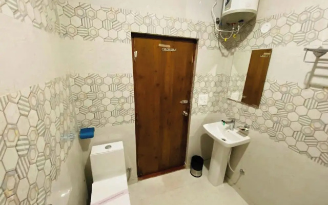 Goroomgo Singla Residency Kangra