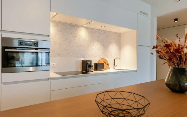 Modern and Stylish Apartment With Terrace