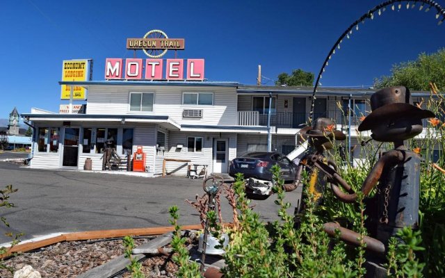 Oregon Trail Motel  Restaurant