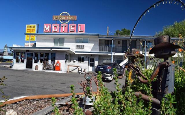 Oregon Trail Motel & Restaurant