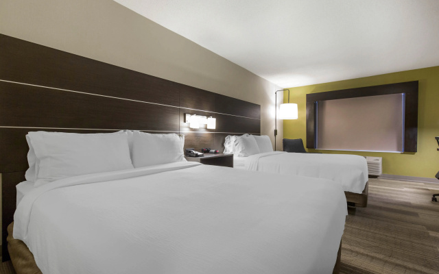 Holiday Inn Express & Suites Chicago West - St Cha