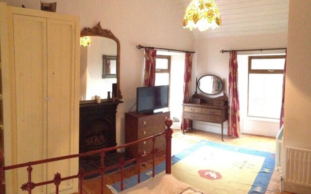 Walk to the Pub Caherdaniel