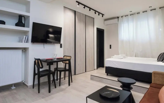Lovely Brand New Studio byVictoria Metro