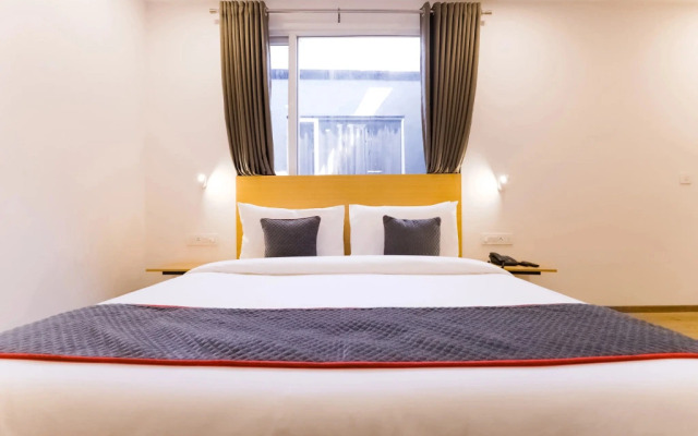 OYO Townhouse 311 Ekana Stadium