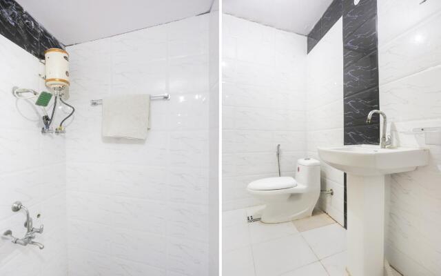 OYO flagship 75848 Unique Residency