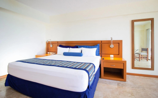 Plaza Pelicanos Grand Beach Resort - All Inclusive