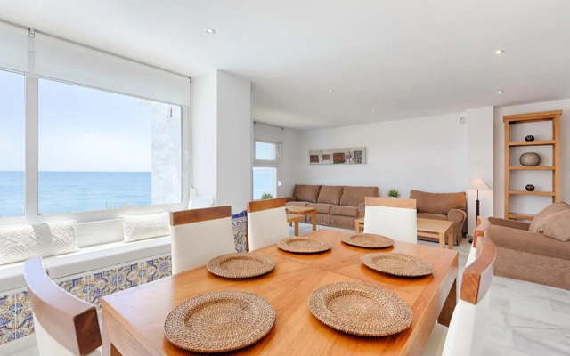 Front Sea View Apartment Estepona