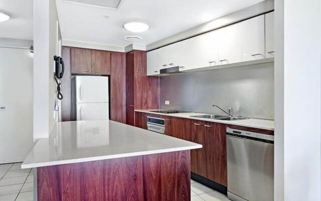 Chevron Renaissance - HR Surfers Paradise