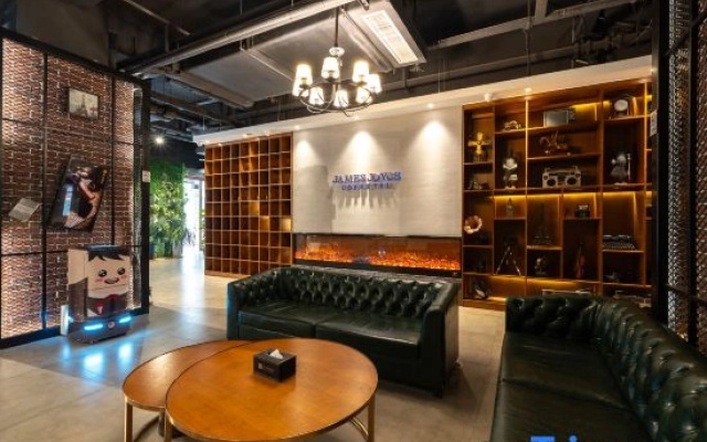 James Joyce Coffetel (Baoji High-tech Zone South High-speed Railway Station)