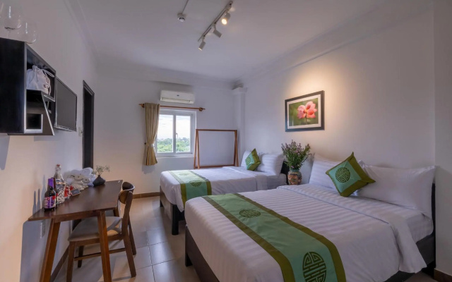 Purple Hue Charming Riverside Hotel – Guest Rooms – Hue