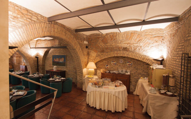 Laurentia Hotel