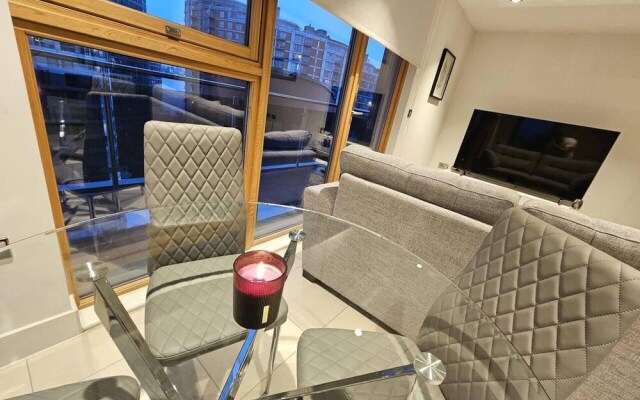 Canary Wharf Skyline Retreat