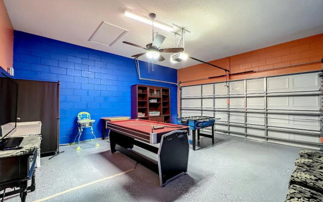 Scuttle Vacation Pool Home W Spa