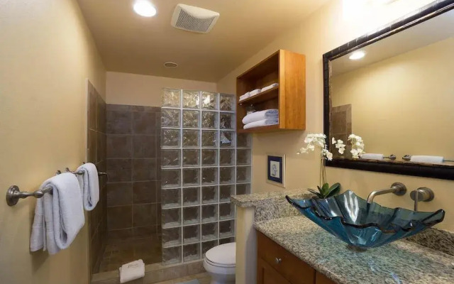 The Beach Villas w/ Pool Hot Tub & A/c!
