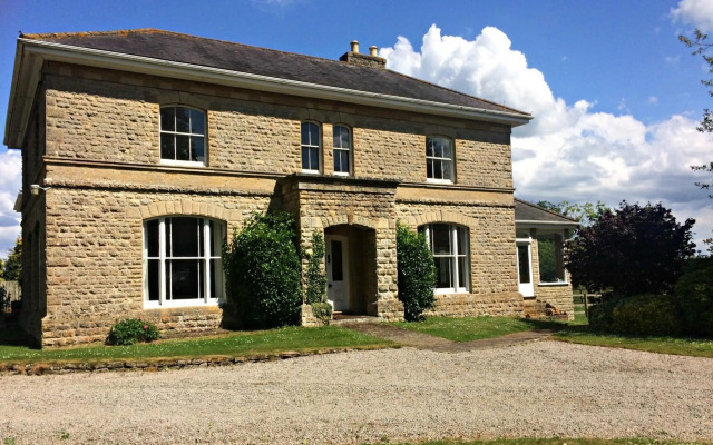 Walltree House