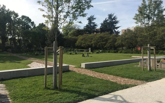 T4 refait à neuf Rennes, 3 ch. parking, 2 balcons.