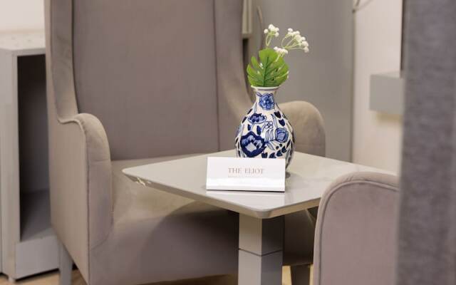 The Eliot Hotel & Banquet