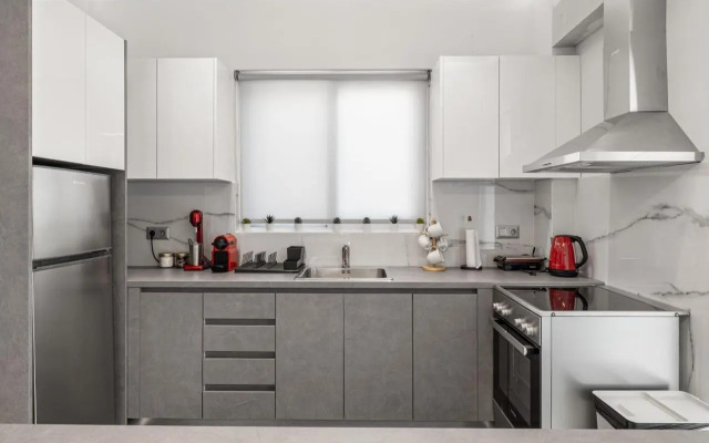 BillyMare central Glyfada apartment