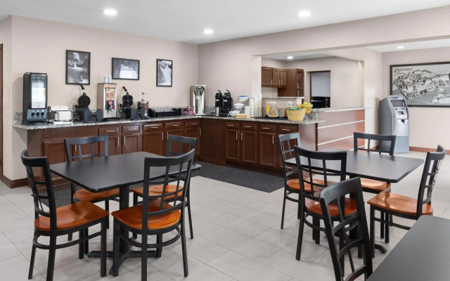 Super 8 by Wyndham Bridgeport/Clarksburg Area