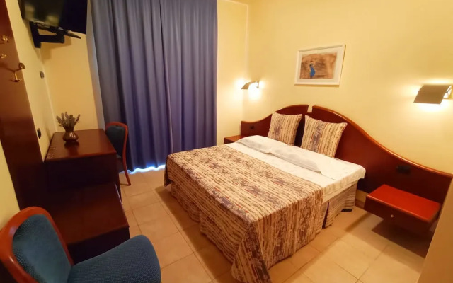 Villa Isabella Hotel & Residence